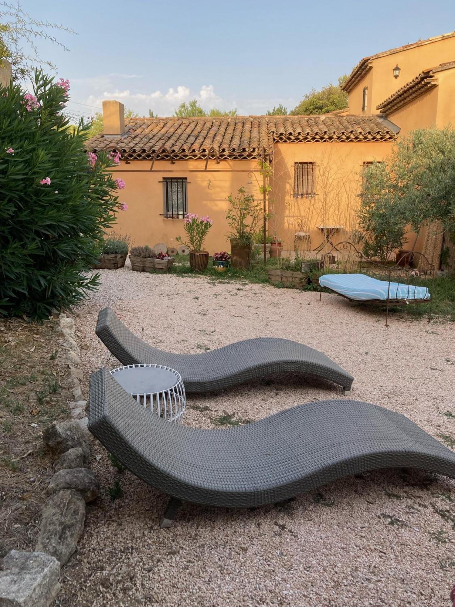 Villa La Petite Garrigue Mérindol Exterior foto