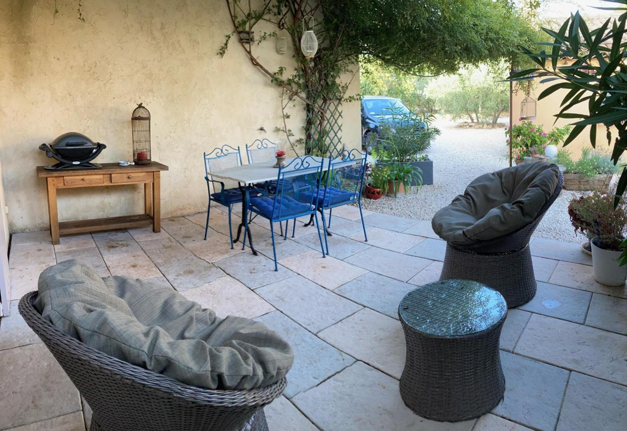 Villa La Petite Garrigue Mérindol Exterior foto